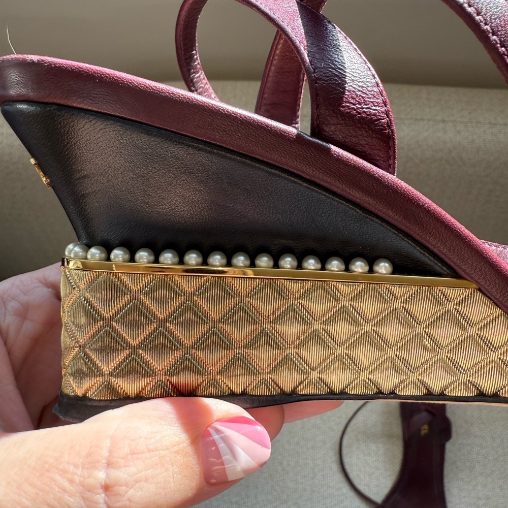 Chanel burgundy wedges with gold and pearl detail size 40 - Picture 3 of 8